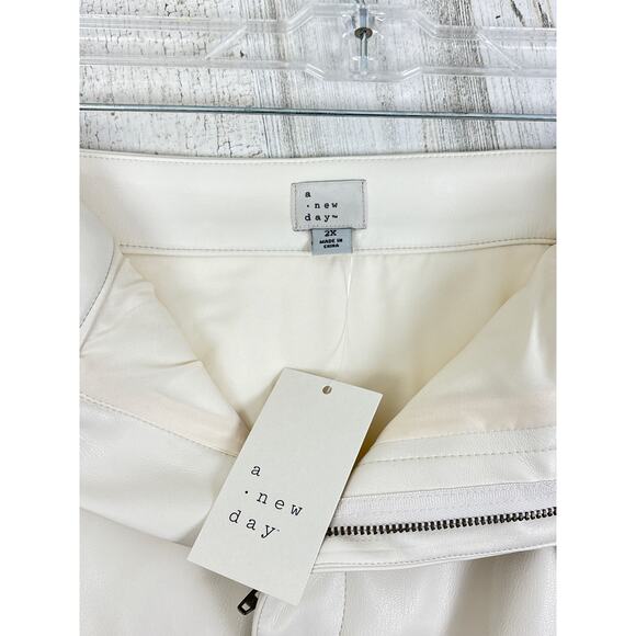 A New Day Womens plus 2X Faux Leather Mini Skirt Cream new lined soft - Picture 8 of 8